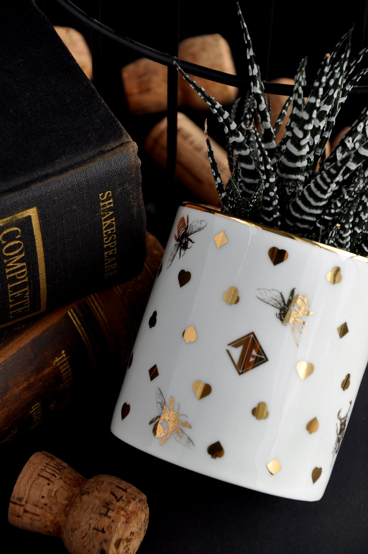 SUIT OF CARDS BEES • MINI POT
