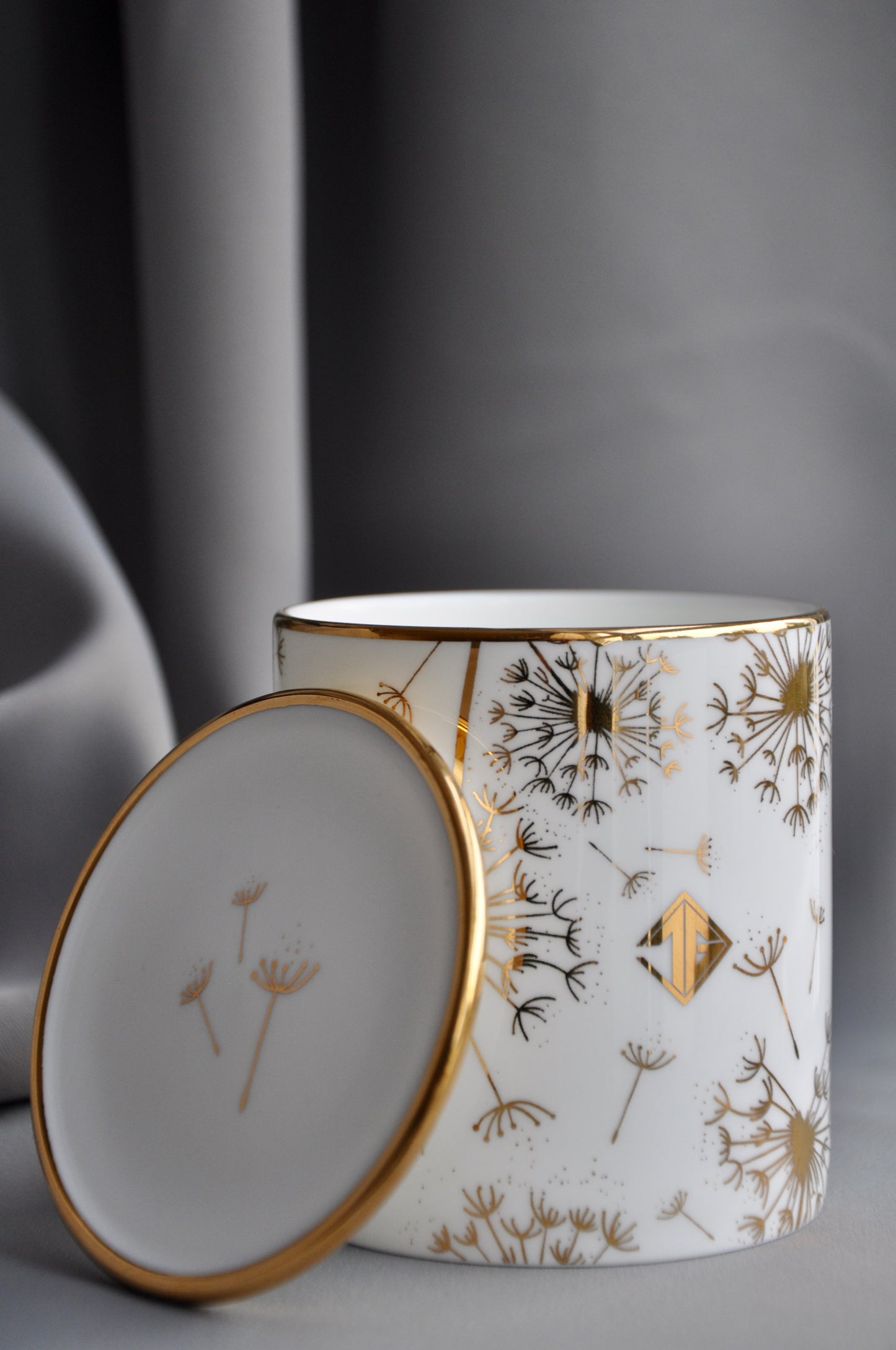 TOY GUASH DESIGNER CANDLE