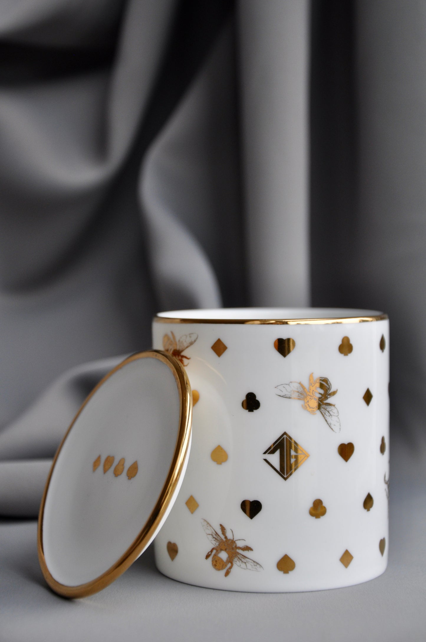 SUIT OF CARDS BEES • MINI POT