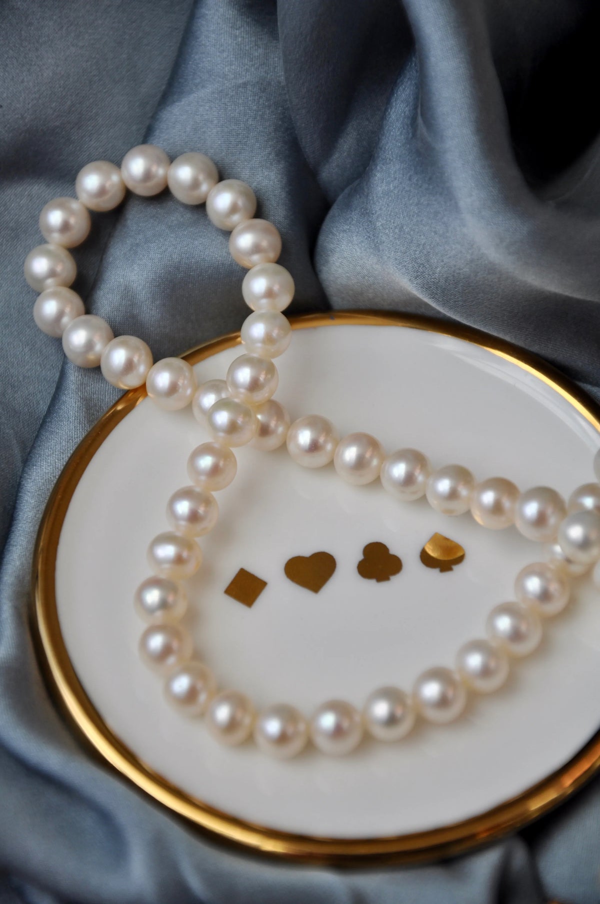 Fine Bone China Trinket Dish for Necklace with 22ct Golden suit  Detailing 