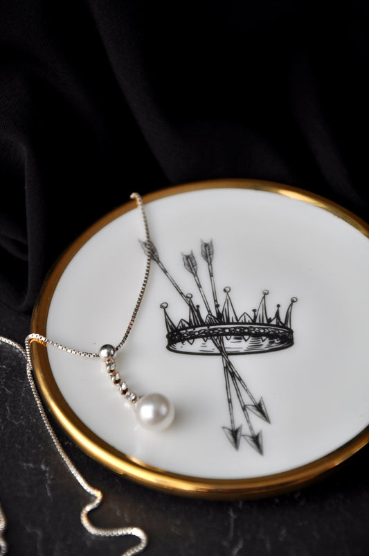 QUEEN OF ♠ CROWN • 22ct gold rim