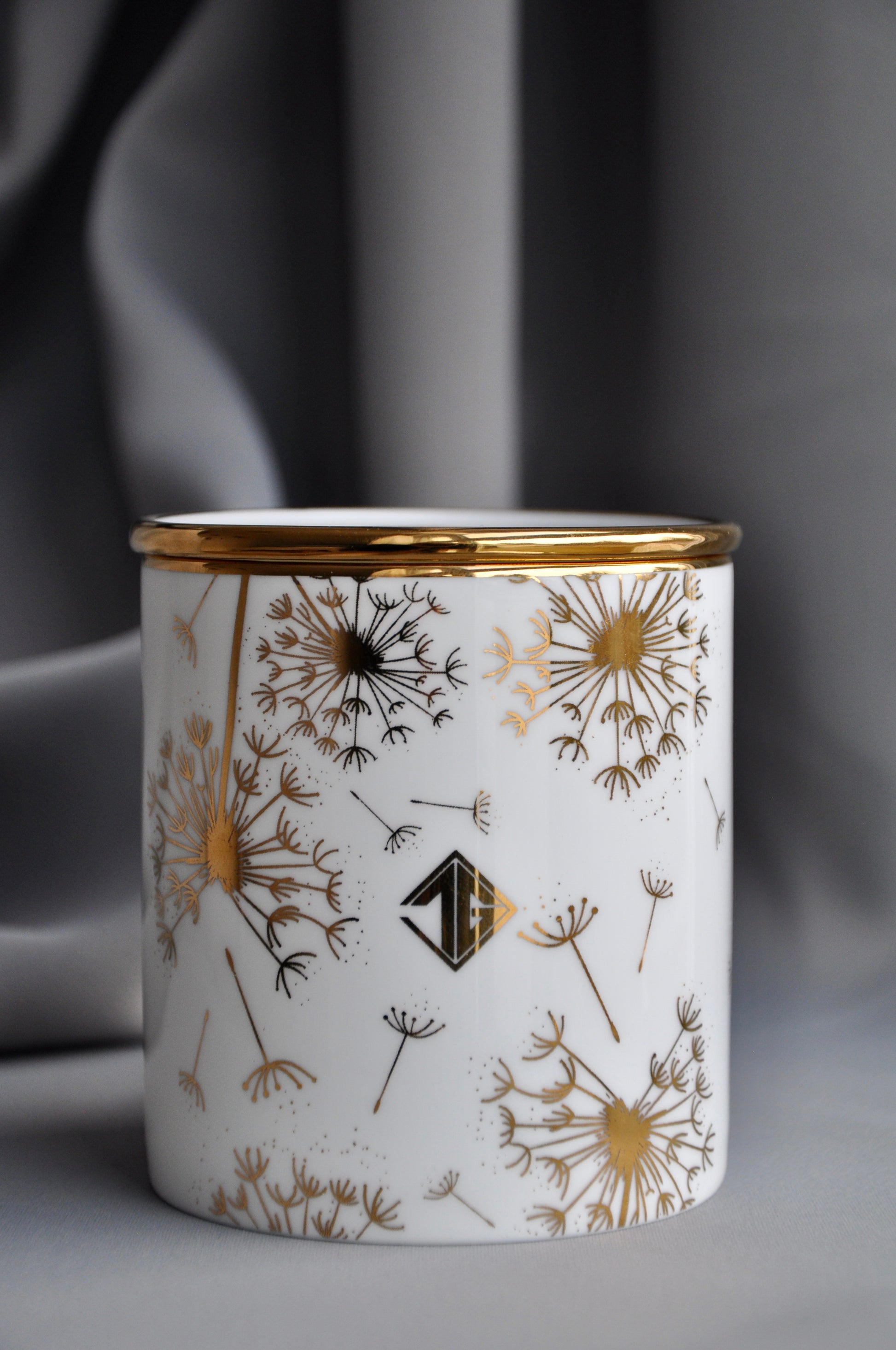 TOY GUASH LUXURY CANDLE 